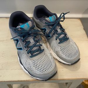 New Balance Response Tennis Shoes 👟